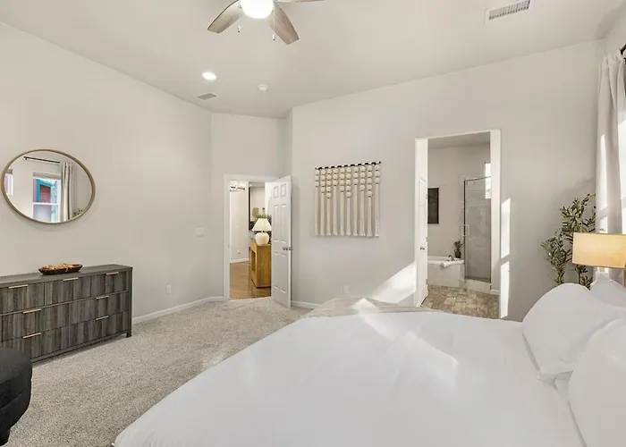 Quiet Luxury Near Dtown, Nau & Snowball Villa Flagstaff