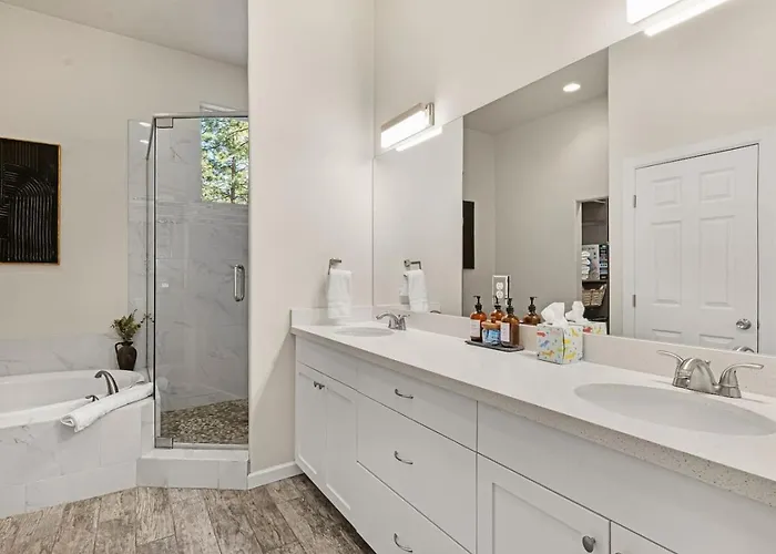 Quiet Luxury Near Dtown, Nau & Snowball Flagstaff