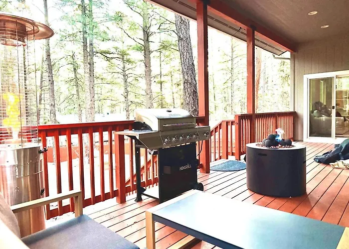 Quiet Luxury Near Dtown, Nau & Snowball *